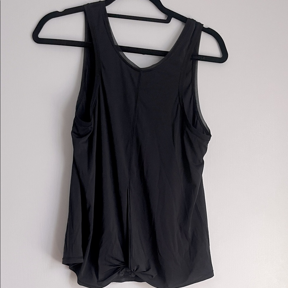 Black lulu tank